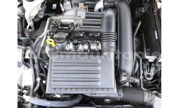 Acheter Import Voiture Volkswagen Golf Blanc à Import - Dubai, Adrar Acheter Import Voiture Volkswagen Golf Blanc à Import - Dubai, Adrar