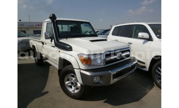 Acheter Import Voiture Toyota Land Cruiser Blanc à Import - Dubai, Adrar Acheter Import Voiture Toyota Land Cruiser Blanc à Import - Dubai, Adrar