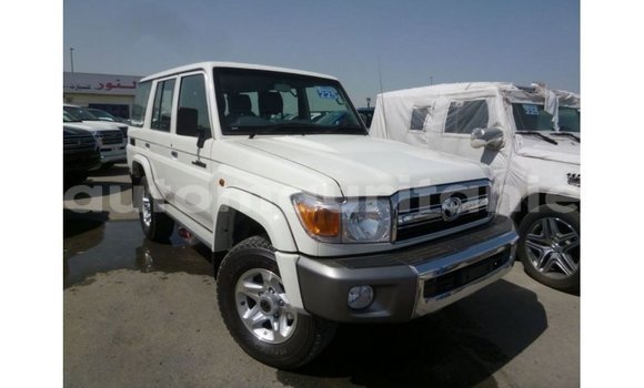 Acheter Import Voiture Toyota Land Cruiser Blanc à Import - Dubai, Adrar Acheter Import Voiture Toyota Land Cruiser Blanc à Import - Dubai, Adrar