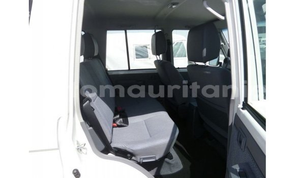 Acheter Import Voiture Toyota Land Cruiser Blanc à Import - Dubai, Adrar Acheter Import Voiture Toyota Land Cruiser Blanc à Import - Dubai, Adrar