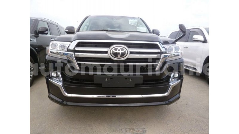 Big with watermark toyota land cruiser adrar import dubai 2785