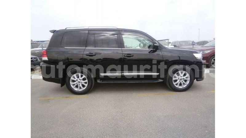 Big with watermark toyota land cruiser adrar import dubai 2785