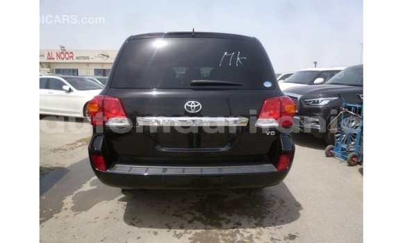 Acheter Import Voiture Toyota Land Cruiser Noir à Import - Dubai, Adrar Acheter Import Voiture Toyota Land Cruiser Noir à Import - Dubai, Adrar