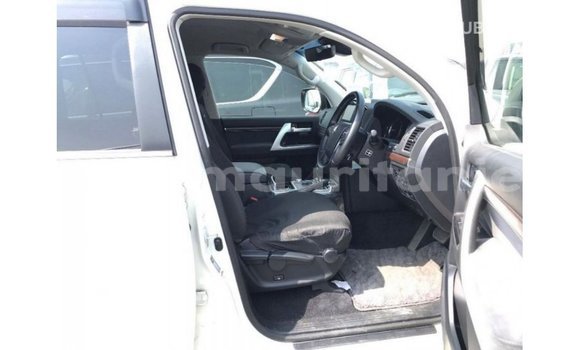 Acheter Import Voiture Toyota Land Cruiser Blanc à Import - Dubai, Adrar Acheter Import Voiture Toyota Land Cruiser Blanc à Import - Dubai, Adrar