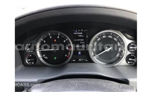 Acheter Import Voiture Toyota Land Cruiser Blanc à Import - Dubai, Adrar Acheter Import Voiture Toyota Land Cruiser Blanc à Import - Dubai, Adrar