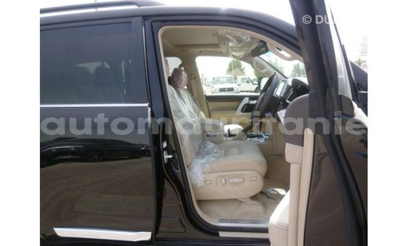Acheter Import Voiture Toyota Land Cruiser Noir à Import - Dubai, Adrar Acheter Import Voiture Toyota Land Cruiser Noir à Import - Dubai, Adrar