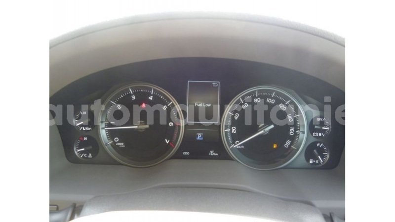 Big with watermark toyota land cruiser adrar import dubai 2793