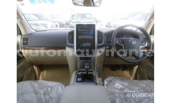 Acheter Import Voiture Toyota Land Cruiser Blanc à Import - Dubai, Adrar Acheter Import Voiture Toyota Land Cruiser Blanc à Import - Dubai, Adrar