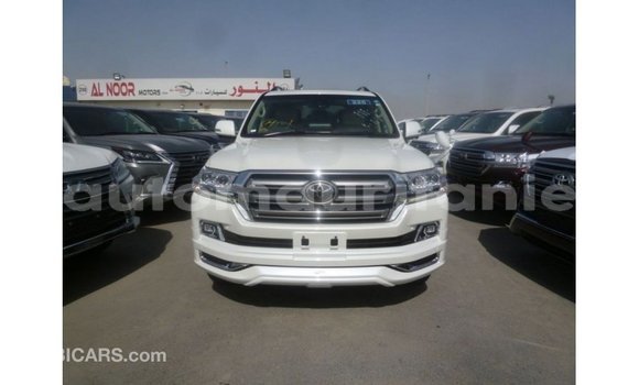 Acheter Import Voiture Toyota Land Cruiser Blanc à Import - Dubai, Adrar Acheter Import Voiture Toyota Land Cruiser Blanc à Import - Dubai, Adrar