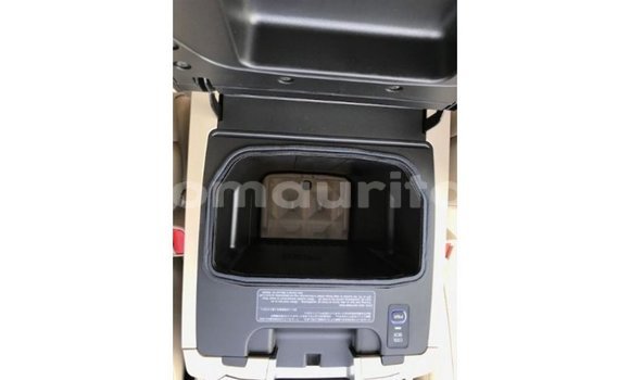 Acheter Import Voiture Toyota Land Cruiser Noir à Import - Dubai, Adrar Acheter Import Voiture Toyota Land Cruiser Noir à Import - Dubai, Adrar