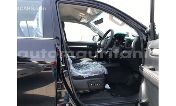 Acheter Import Voiture Toyota Hilux Noir à Import - Dubai, Adrar Acheter Import Voiture Toyota Hilux Noir à Import - Dubai, Adrar