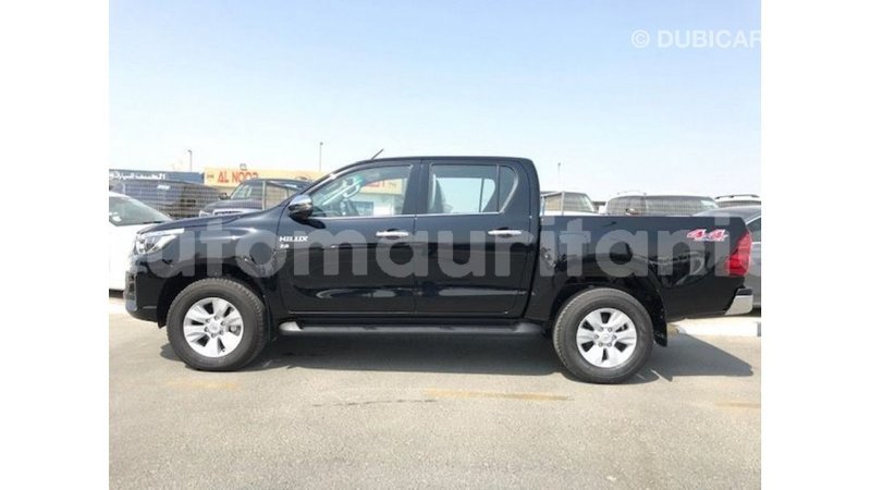 Big with watermark toyota hilux adrar import dubai 2806