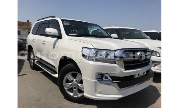 Acheter Import Voiture Toyota Land Cruiser Blanc à Import - Dubai, Adrar Acheter Import Voiture Toyota Land Cruiser Blanc à Import - Dubai, Adrar