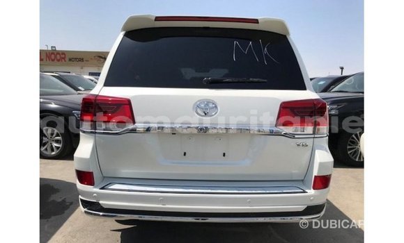 Acheter Import Voiture Toyota Land Cruiser Blanc à Import - Dubai, Adrar Acheter Import Voiture Toyota Land Cruiser Blanc à Import - Dubai, Adrar
