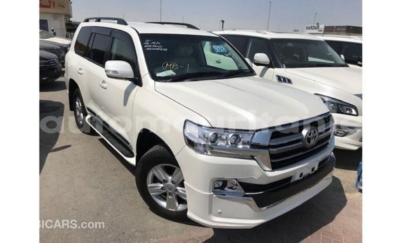 Acheter Import Voiture Toyota Land Cruiser Blanc à Import - Dubai, Adrar Acheter Import Voiture Toyota Land Cruiser Blanc à Import - Dubai, Adrar