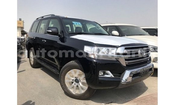 Acheter Import Voiture Toyota Land Cruiser Noir à Import - Dubai, Adrar Acheter Import Voiture Toyota Land Cruiser Noir à Import - Dubai, Adrar