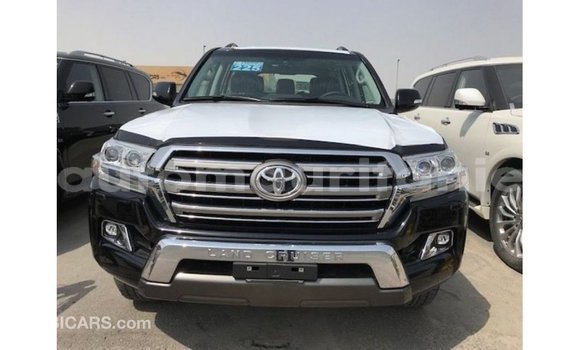 Acheter Import Voiture Toyota Land Cruiser Noir à Import - Dubai, Adrar Acheter Import Voiture Toyota Land Cruiser Noir à Import - Dubai, Adrar