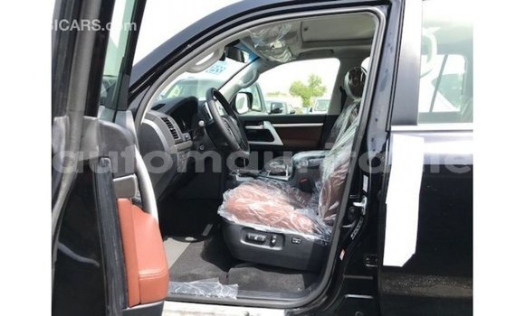 Acheter Import Voiture Toyota Land Cruiser Noir à Import - Dubai, Adrar Acheter Import Voiture Toyota Land Cruiser Noir à Import - Dubai, Adrar