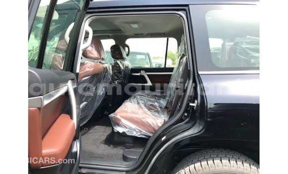 Acheter Import Voiture Toyota Land Cruiser Noir à Import - Dubai, Adrar Acheter Import Voiture Toyota Land Cruiser Noir à Import - Dubai, Adrar