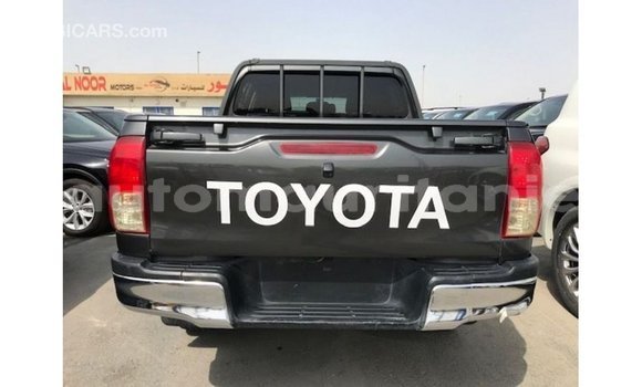 Acheter Import Voiture Toyota Hilux Noir à Import - Dubai, Adrar Acheter Import Voiture Toyota Hilux Noir à Import - Dubai, Adrar