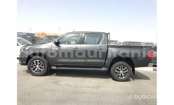 Acheter Import Voiture Toyota Hilux Noir à Import - Dubai, Adrar Acheter Import Voiture Toyota Hilux Noir à Import - Dubai, Adrar