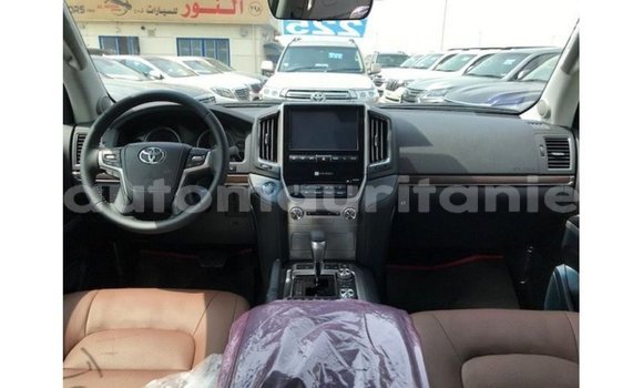Acheter Import Voiture Toyota Land Cruiser Noir à Import - Dubai, Adrar Acheter Import Voiture Toyota Land Cruiser Noir à Import - Dubai, Adrar