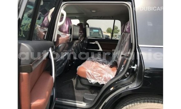 Acheter Import Voiture Toyota Land Cruiser Noir à Import - Dubai, Adrar Acheter Import Voiture Toyota Land Cruiser Noir à Import - Dubai, Adrar