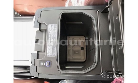 Acheter Import Voiture Toyota Land Cruiser Noir à Import - Dubai, Adrar Acheter Import Voiture Toyota Land Cruiser Noir à Import - Dubai, Adrar