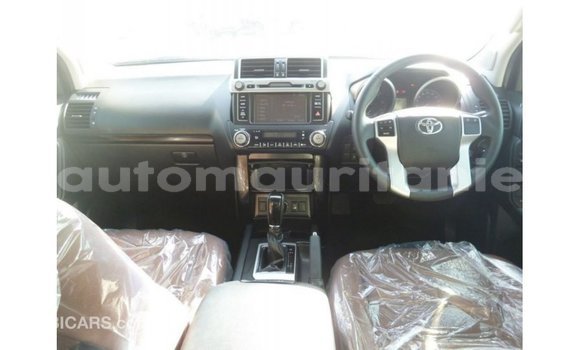 Acheter Import Voiture Toyota Prado Blanc à Import - Dubai, Adrar Acheter Import Voiture Toyota Prado Blanc à Import - Dubai, Adrar