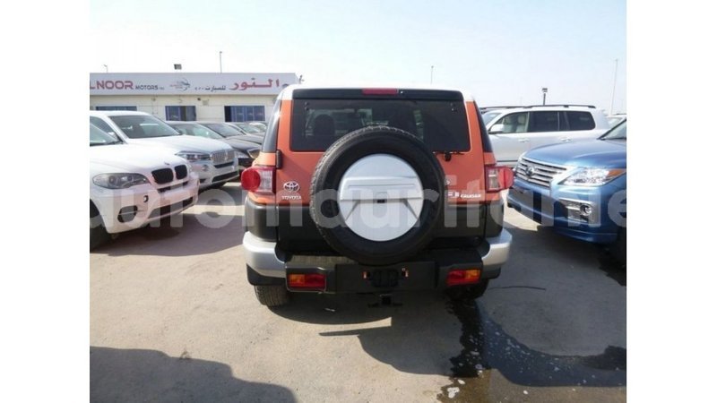 Big with watermark toyota fj cruiser adrar import dubai 2825