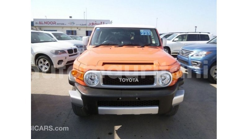 Big with watermark toyota fj cruiser adrar import dubai 2825