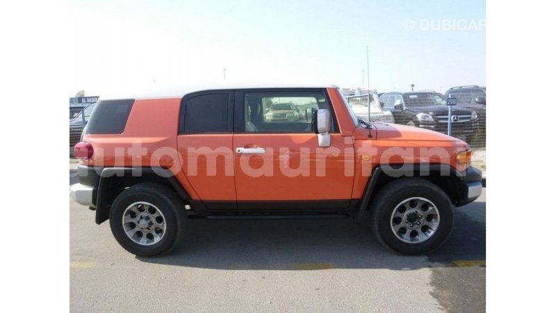 Big with watermark toyota fj cruiser adrar import dubai 2825