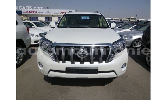 Acheter Import Voiture Toyota Prado Blanc à Import - Dubai, Adrar Acheter Import Voiture Toyota Prado Blanc à Import - Dubai, Adrar