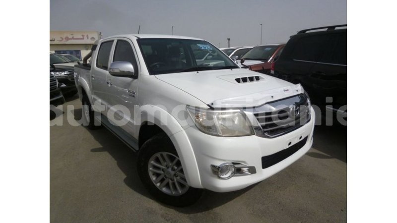 Big with watermark toyota hilux adrar import dubai 2843