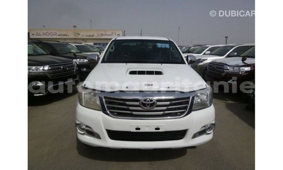 Acheter Import Voiture Toyota Hilux Blanc à Import - Dubai, Adrar Acheter Import Voiture Toyota Hilux Blanc à Import - Dubai, Adrar