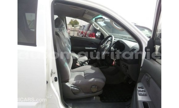 Acheter Import Voiture Toyota Hilux Blanc à Import - Dubai, Adrar Acheter Import Voiture Toyota Hilux Blanc à Import - Dubai, Adrar