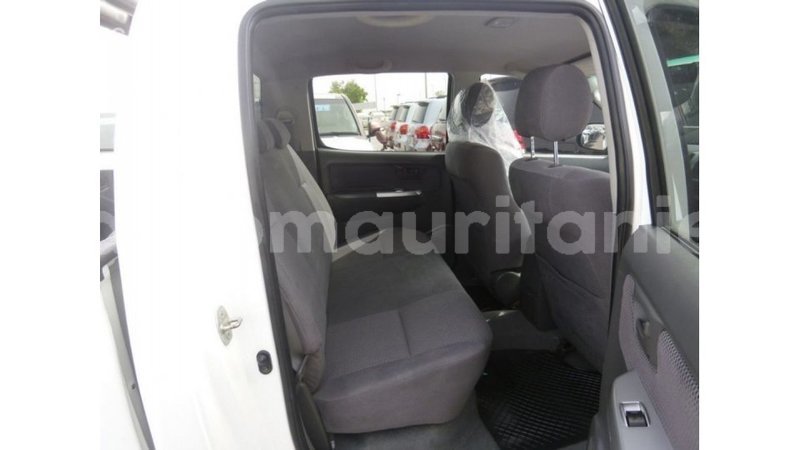 Big with watermark toyota hilux adrar import dubai 2843