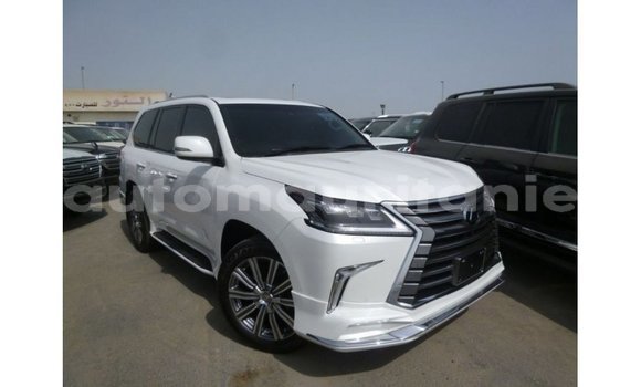 Acheter Import Voiture Lexus LX Blanc à Import - Dubai, Adrar Acheter Import Voiture Lexus LX Blanc à Import - Dubai, Adrar