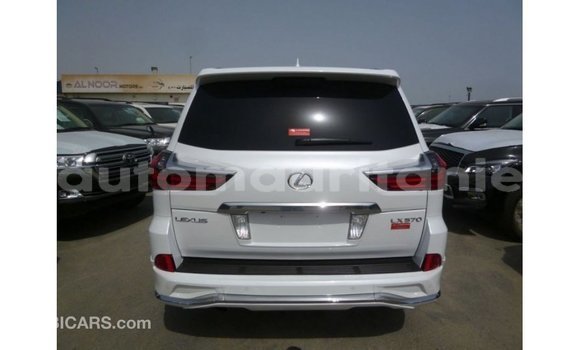 Acheter Import Voiture Lexus LX Blanc à Import - Dubai, Adrar Acheter Import Voiture Lexus LX Blanc à Import - Dubai, Adrar