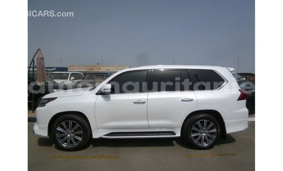 Acheter Import Voiture Lexus LX Blanc à Import - Dubai, Adrar Acheter Import Voiture Lexus LX Blanc à Import - Dubai, Adrar