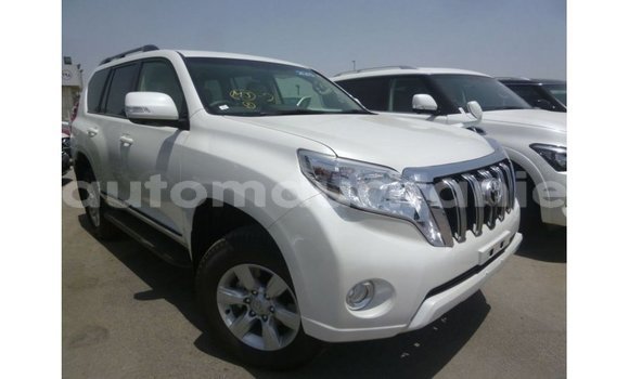 Acheter Import Voiture Toyota Prado Blanc à Import - Dubai, Adrar Acheter Import Voiture Toyota Prado Blanc à Import - Dubai, Adrar