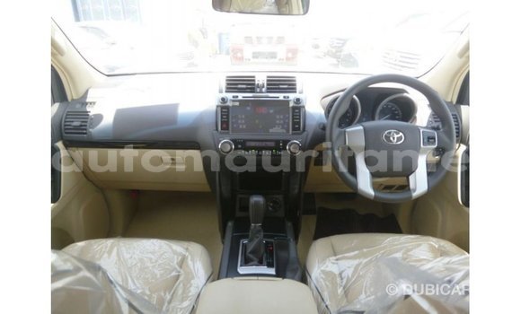 Acheter Import Voiture Toyota Prado Blanc à Import - Dubai, Adrar Acheter Import Voiture Toyota Prado Blanc à Import - Dubai, Adrar
