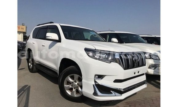 Acheter Import Voiture Toyota Prado Blanc à Import - Dubai, Adrar Acheter Import Voiture Toyota Prado Blanc à Import - Dubai, Adrar