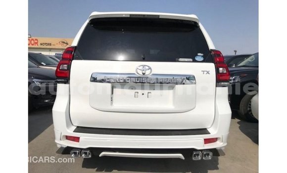 Acheter Import Voiture Toyota Prado Blanc à Import - Dubai, Adrar Acheter Import Voiture Toyota Prado Blanc à Import - Dubai, Adrar