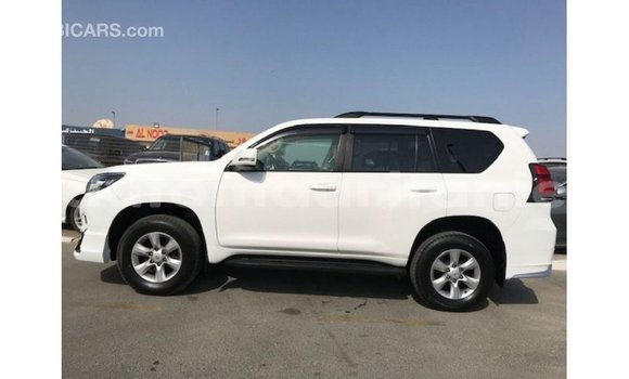 Acheter Import Voiture Toyota Prado Blanc à Import - Dubai, Adrar Acheter Import Voiture Toyota Prado Blanc à Import - Dubai, Adrar