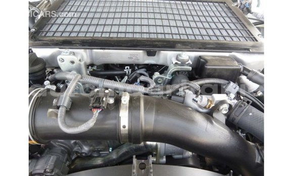 Acheter Import Voiture Toyota Land Cruiser Blanc à Import - Dubai, Adrar Acheter Import Voiture Toyota Land Cruiser Blanc à Import - Dubai, Adrar