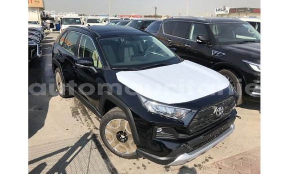 Acheter Import Utilitaire Toyota HiAce Noir à Import - Dubai, Adrar Acheter Import Utilitaire Toyota HiAce Noir à Import - Dubai, Adrar