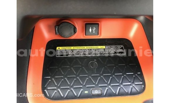 Acheter Import Utilitaire Toyota HiAce Noir à Import - Dubai, Adrar Acheter Import Utilitaire Toyota HiAce Noir à Import - Dubai, Adrar