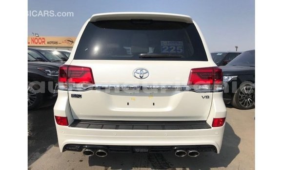 Acheter Import Voiture Toyota Land Cruiser Blanc à Import - Dubai, Adrar Acheter Import Voiture Toyota Land Cruiser Blanc à Import - Dubai, Adrar
