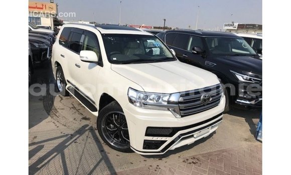 Acheter Import Voiture Toyota Land Cruiser Blanc à Import - Dubai, Adrar Acheter Import Voiture Toyota Land Cruiser Blanc à Import - Dubai, Adrar
